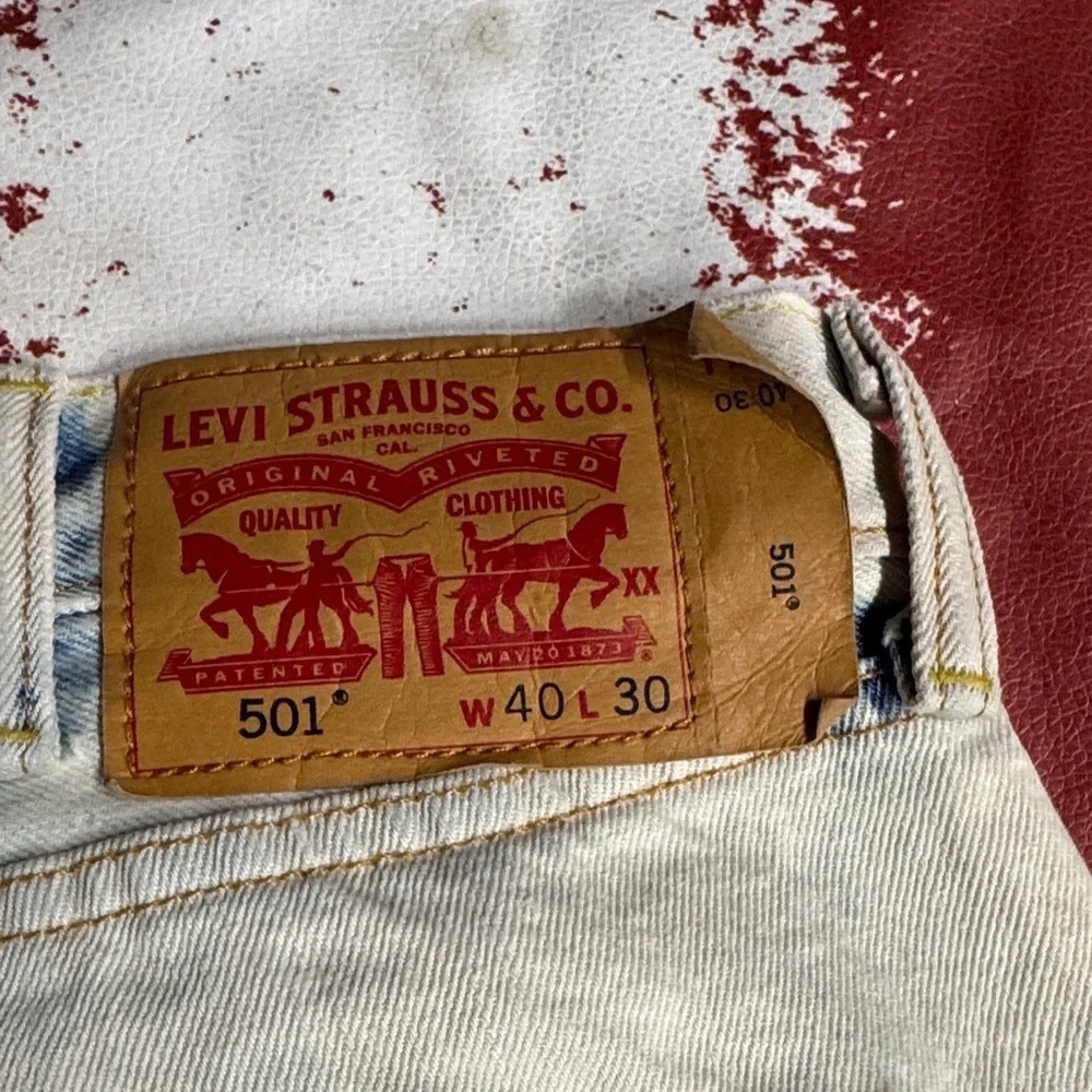 Levi's Men's Light Wash Relaxed Jeans
